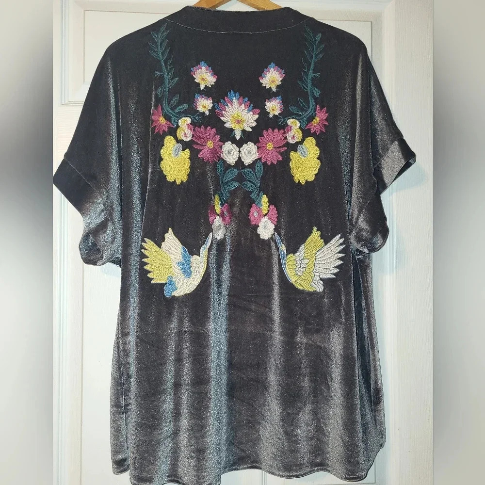Entro Velvet‎ Embroidered Kimono Jacket Size Medium Gray Yellow Pink Bird Floral